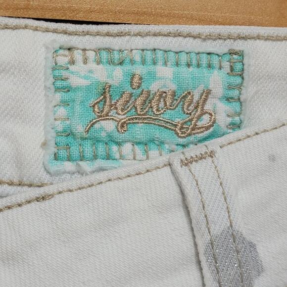 Sivy Destroyed Jean Shorts 32 - Picture 4 of 8